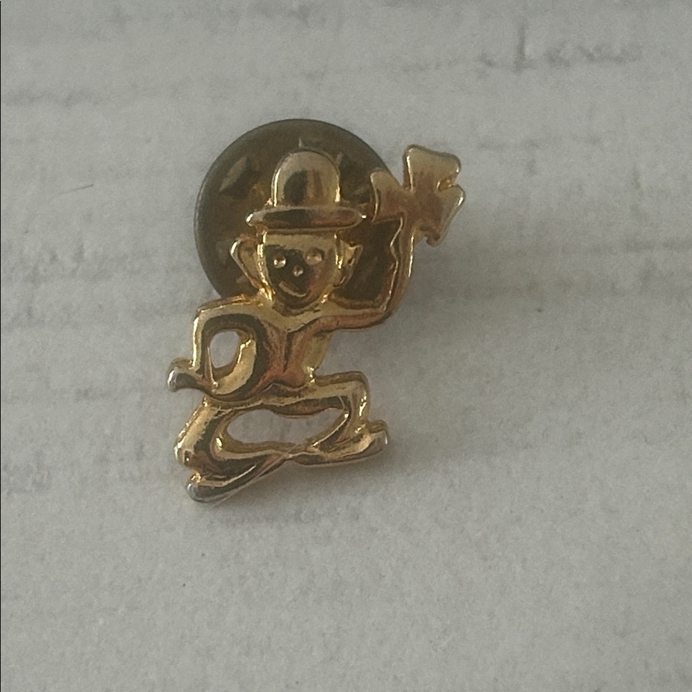 Gold tone leprechaun clover Lapel Pin Vest Collectible